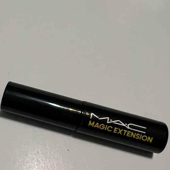 MAC MAGIC EXTENSION MASCARA - Picture 1 of 2